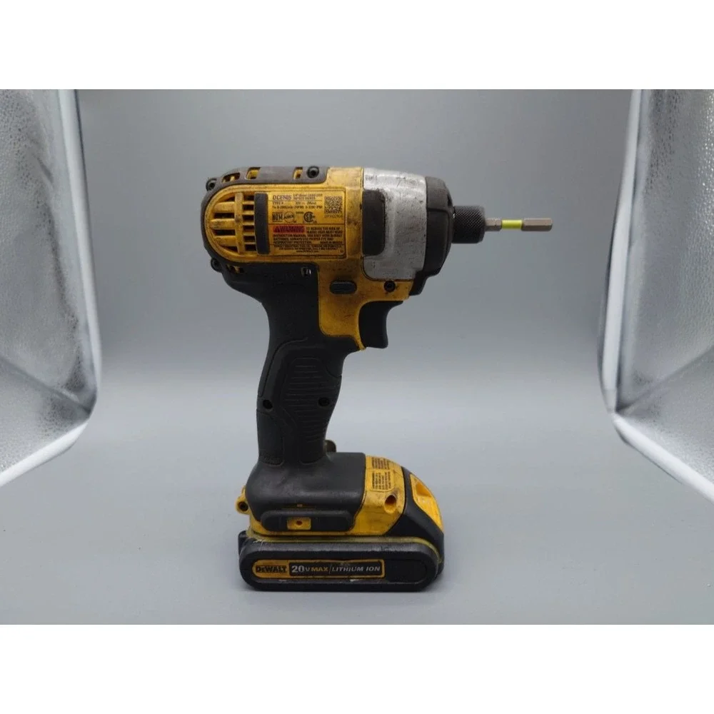 DEWALT IMPACT WRENCH & DRIVER DC [GNH023870]